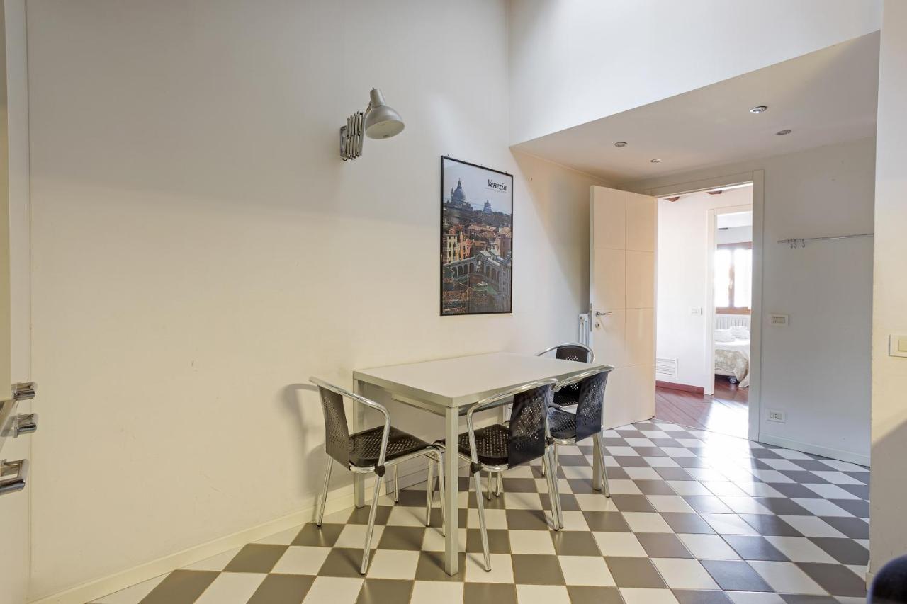 البندقية Rialto Canal View Apartment المظهر الخارجي الصورة